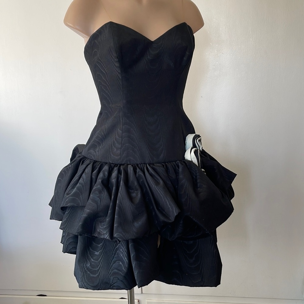 ENRIQUETA VERGARA Viña Del Mar - Chile, Gorgeous strapless black color Dress - Picture 1 of 16